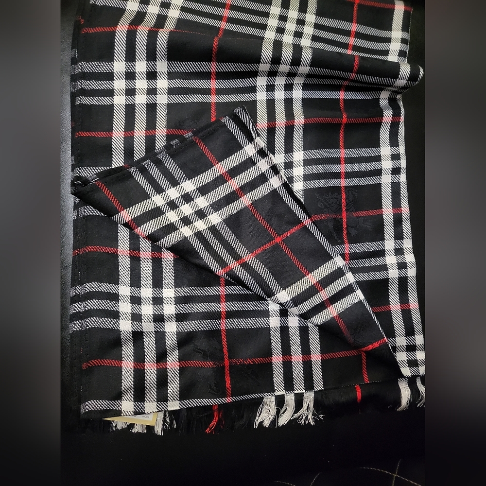 Scarf - Picture 6 of 8